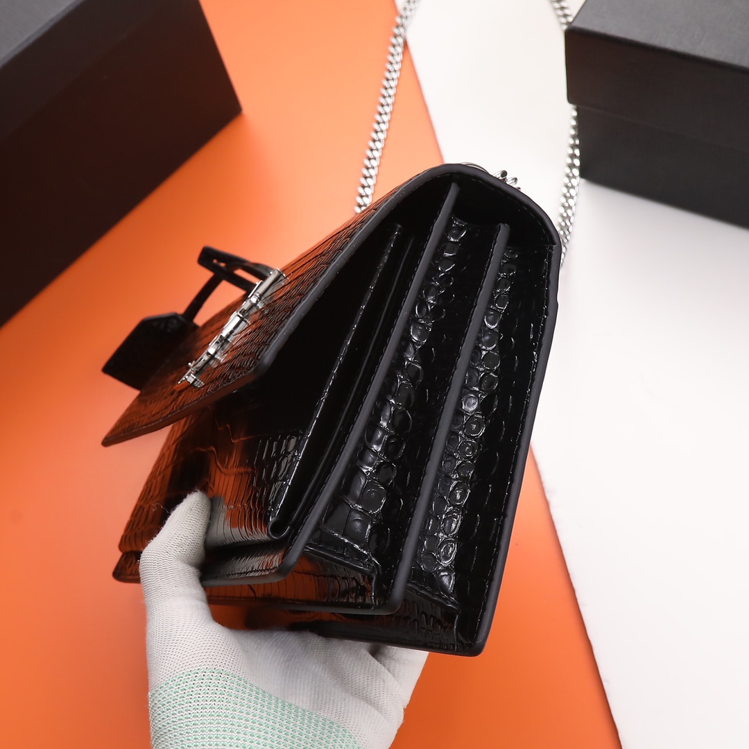 Handbags SAINT LAURENT 422906 size 22x8x16 CM - vstockx