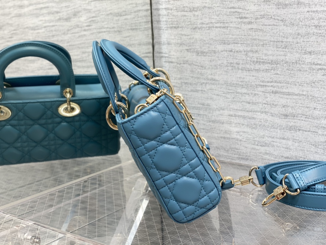 Handbag Dior size 26*6*14 cm - vstockx