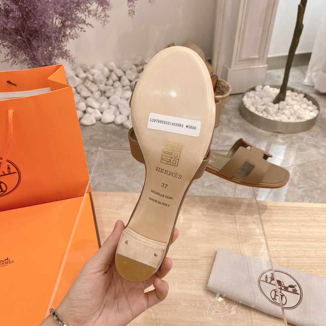 Hermes Sandals 64 - vstockx