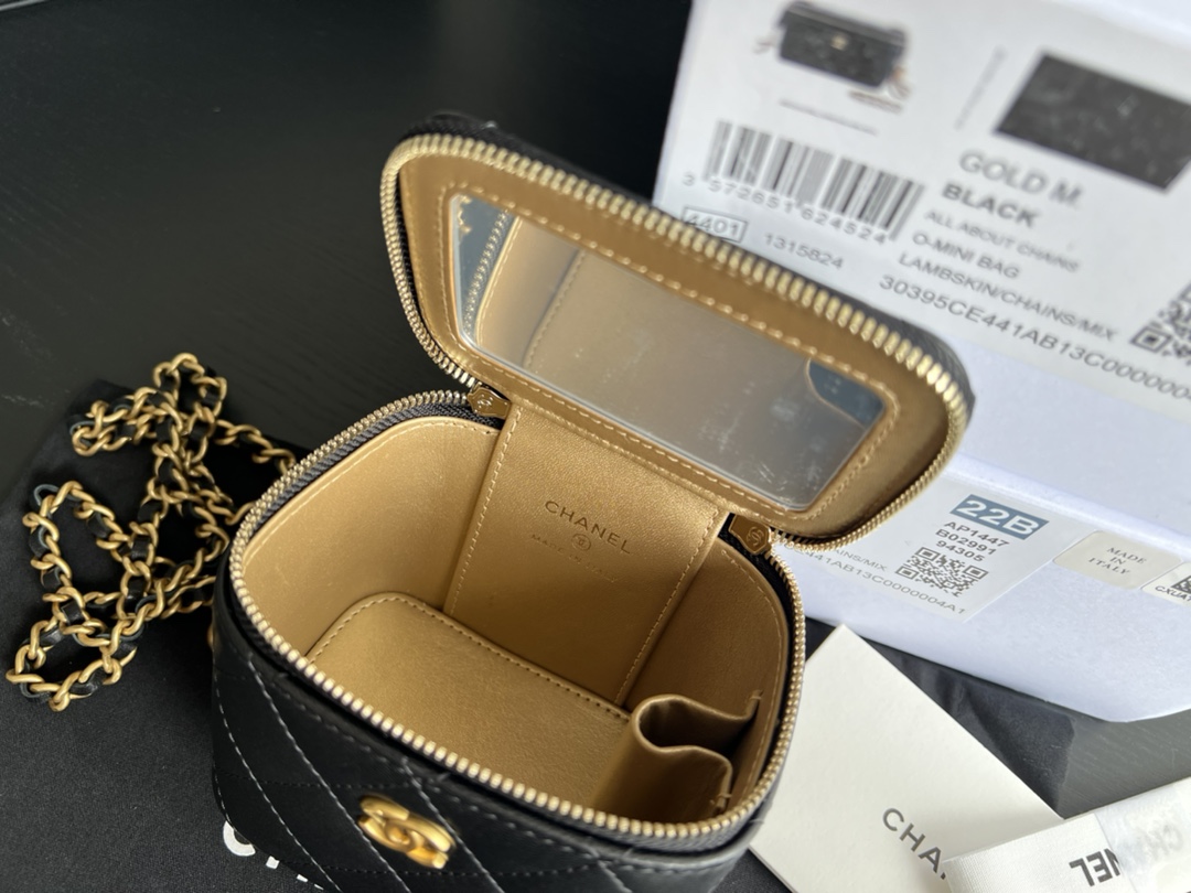 Handbag Chanel AP1447 size 8.5cmx11cmx7 cm - vstockx