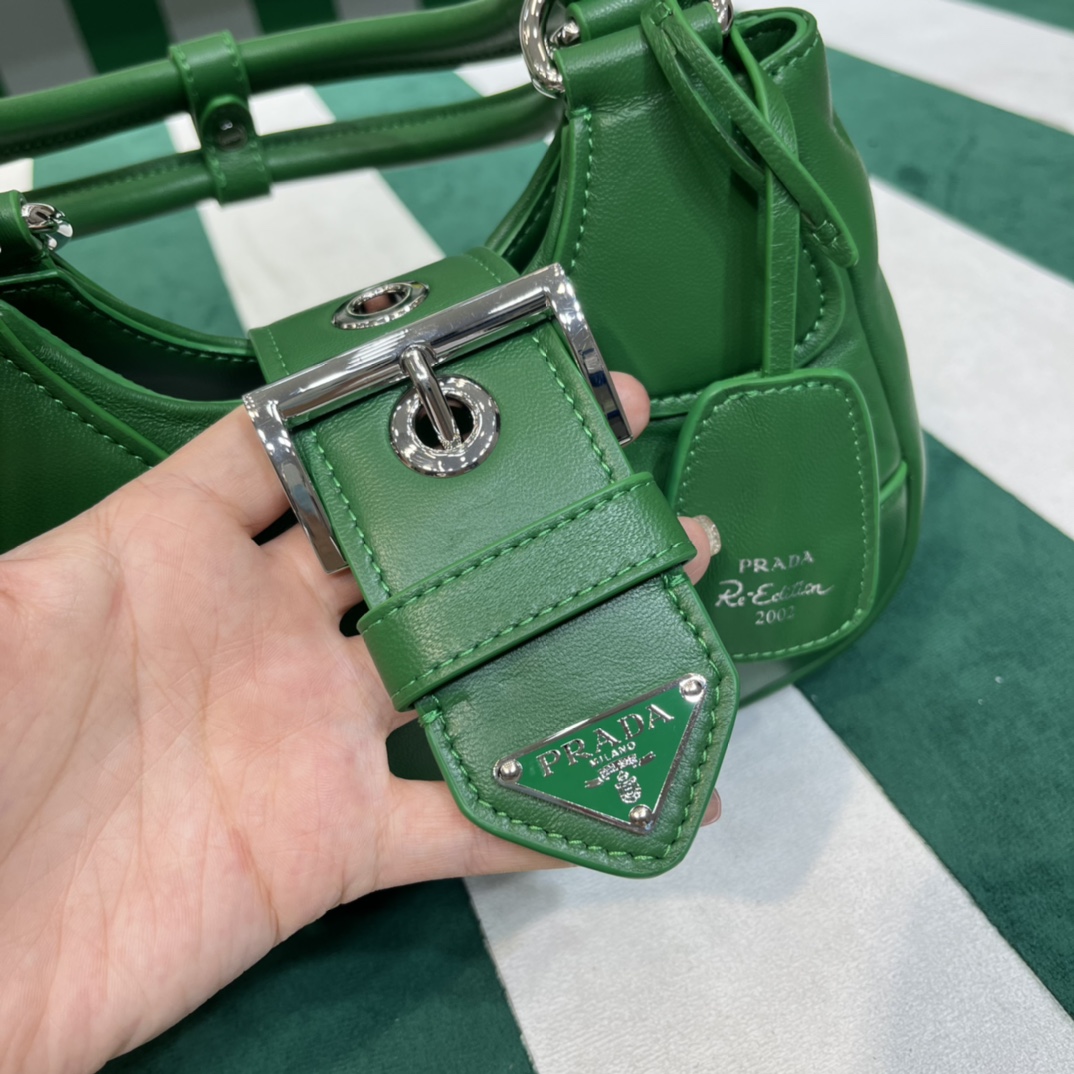 Handbags Prada PRADA PASSAVELA 1BA381 size:23x16x9 cm - vstockx