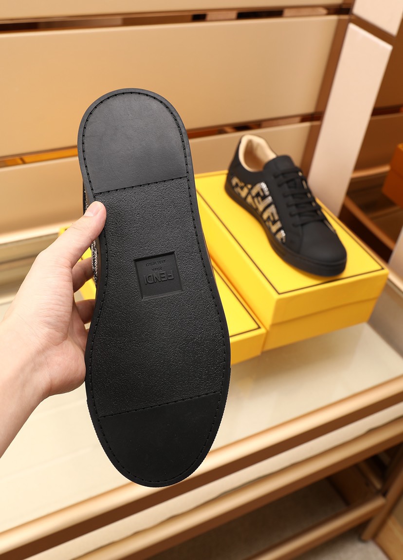 Fendi Low Top Sneakers 13 - vstockx