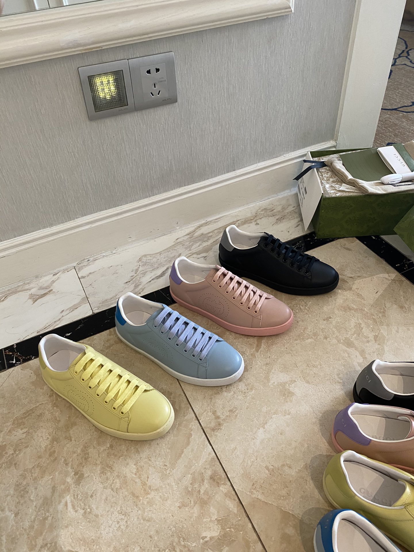 Gucci Women's Ace sneaker with bee sneaker 4 - vstockx