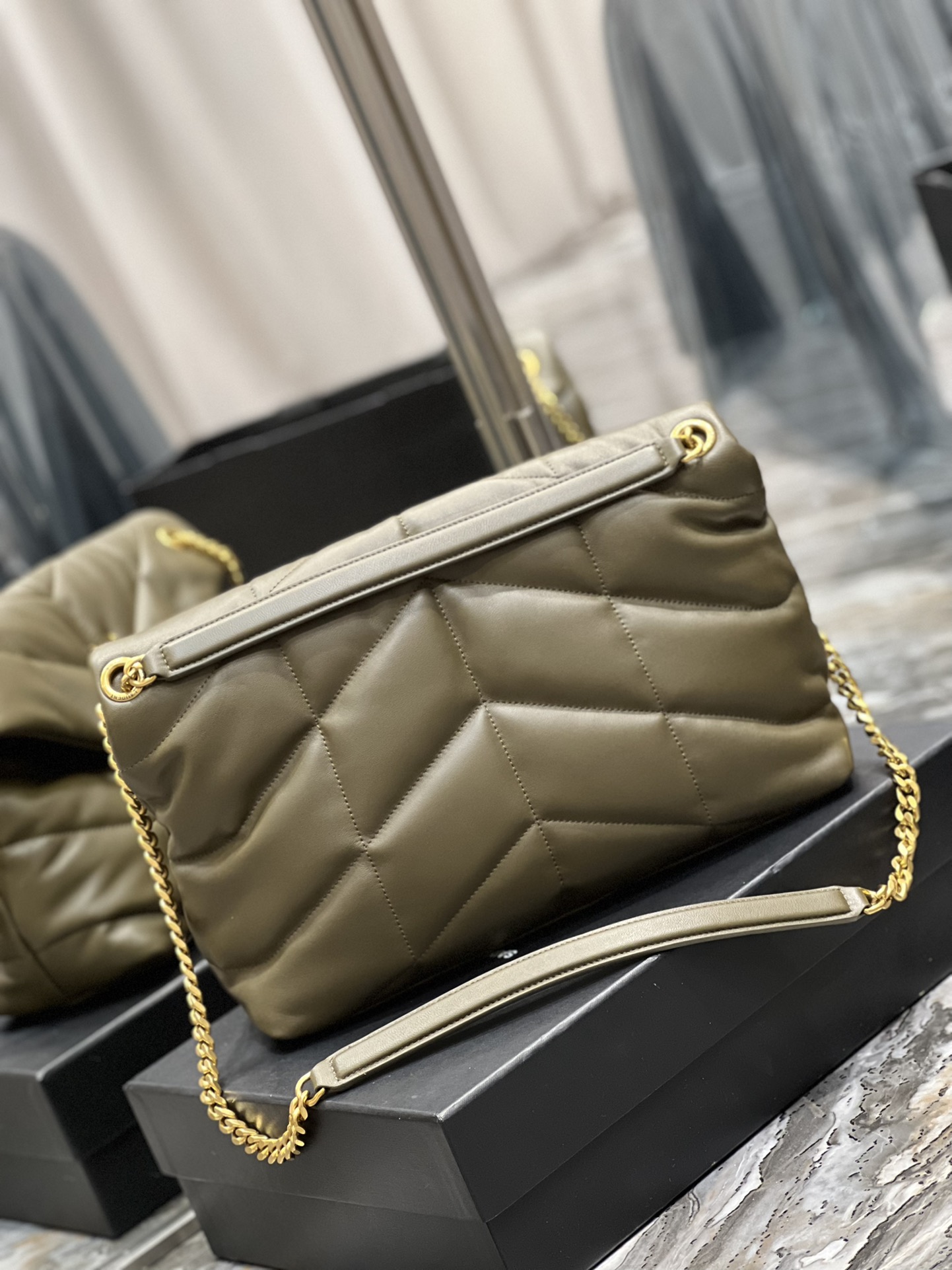 Handbags SAINT LAURENT 577475 size 35x23x13.5 cm - vstockx