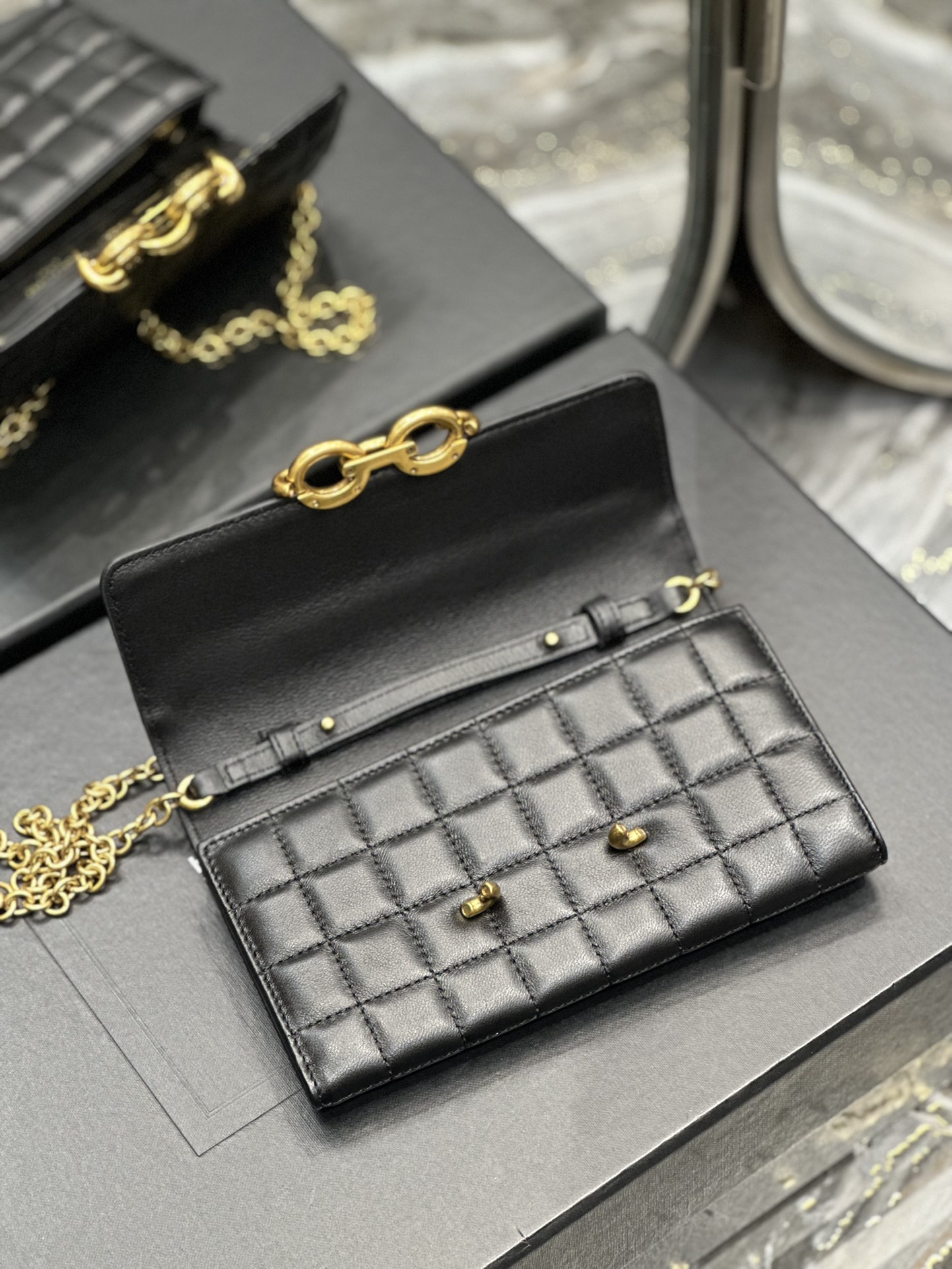 Handbags SAINT LAURENT 738109 size 19  11  4 cm - vstockx