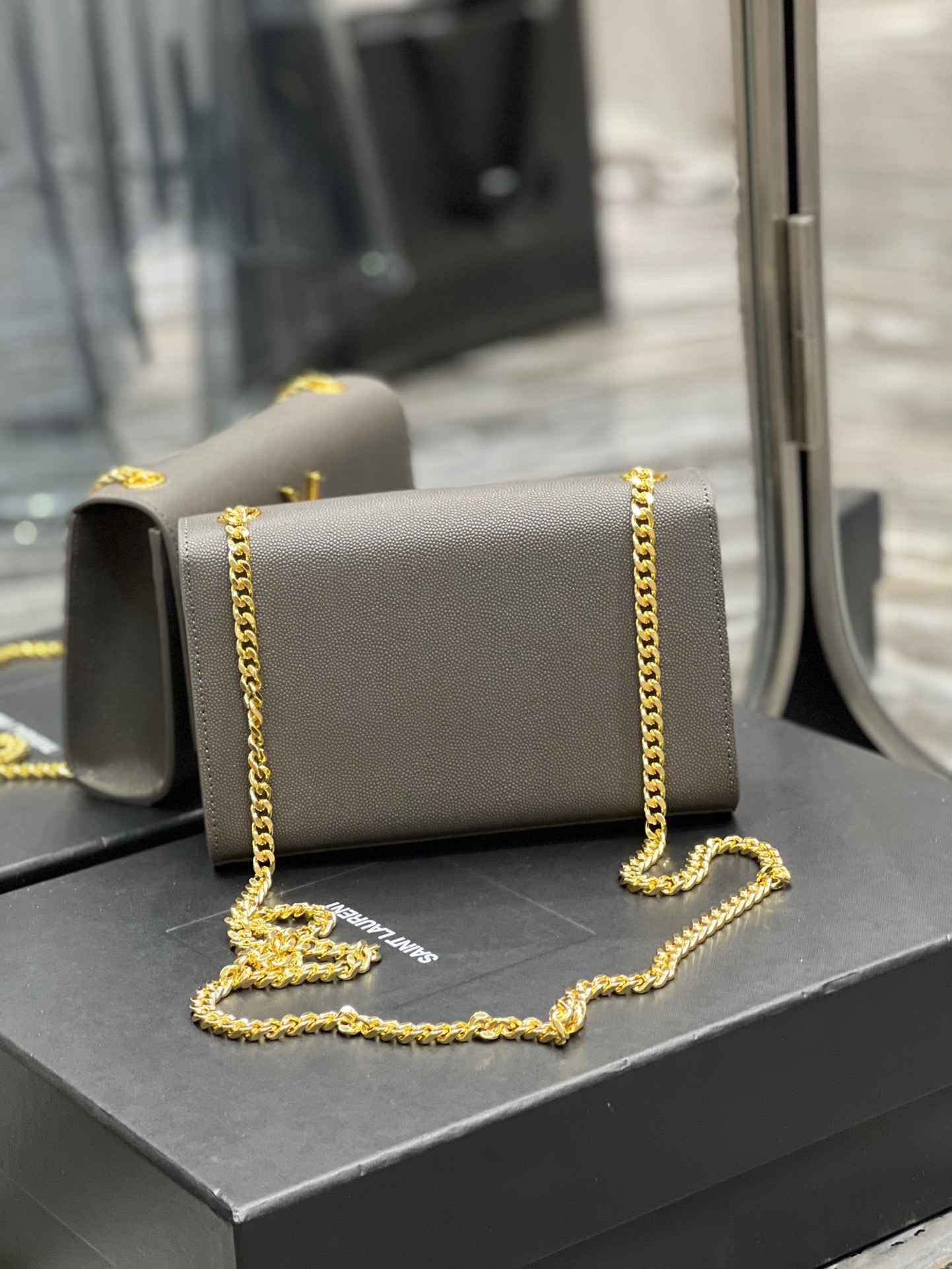 Handbags SAINT LAURENT 469390 size 20x13.5x5.5 cm - vstockx