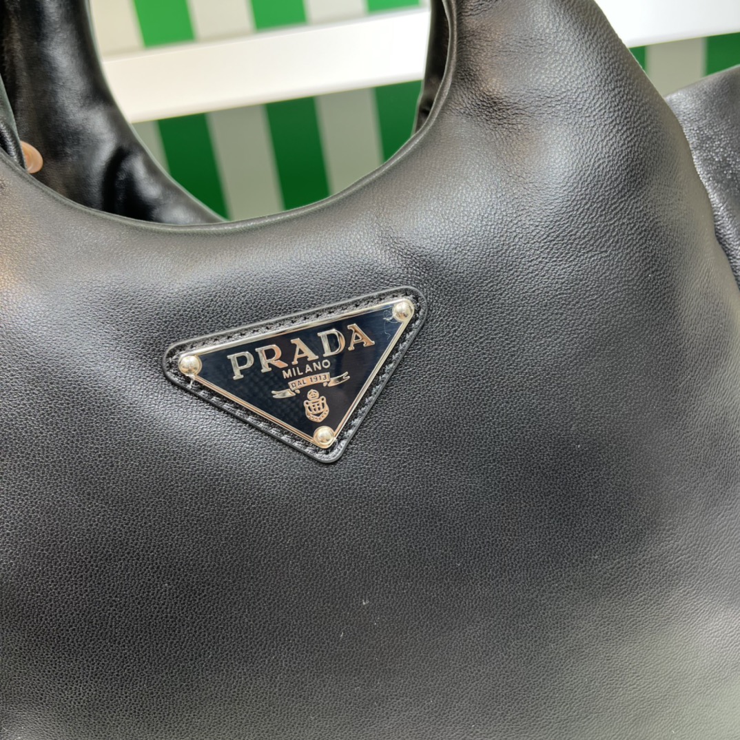 Handbags Prada 1BG413 size:30*26*17 cm - vstockx