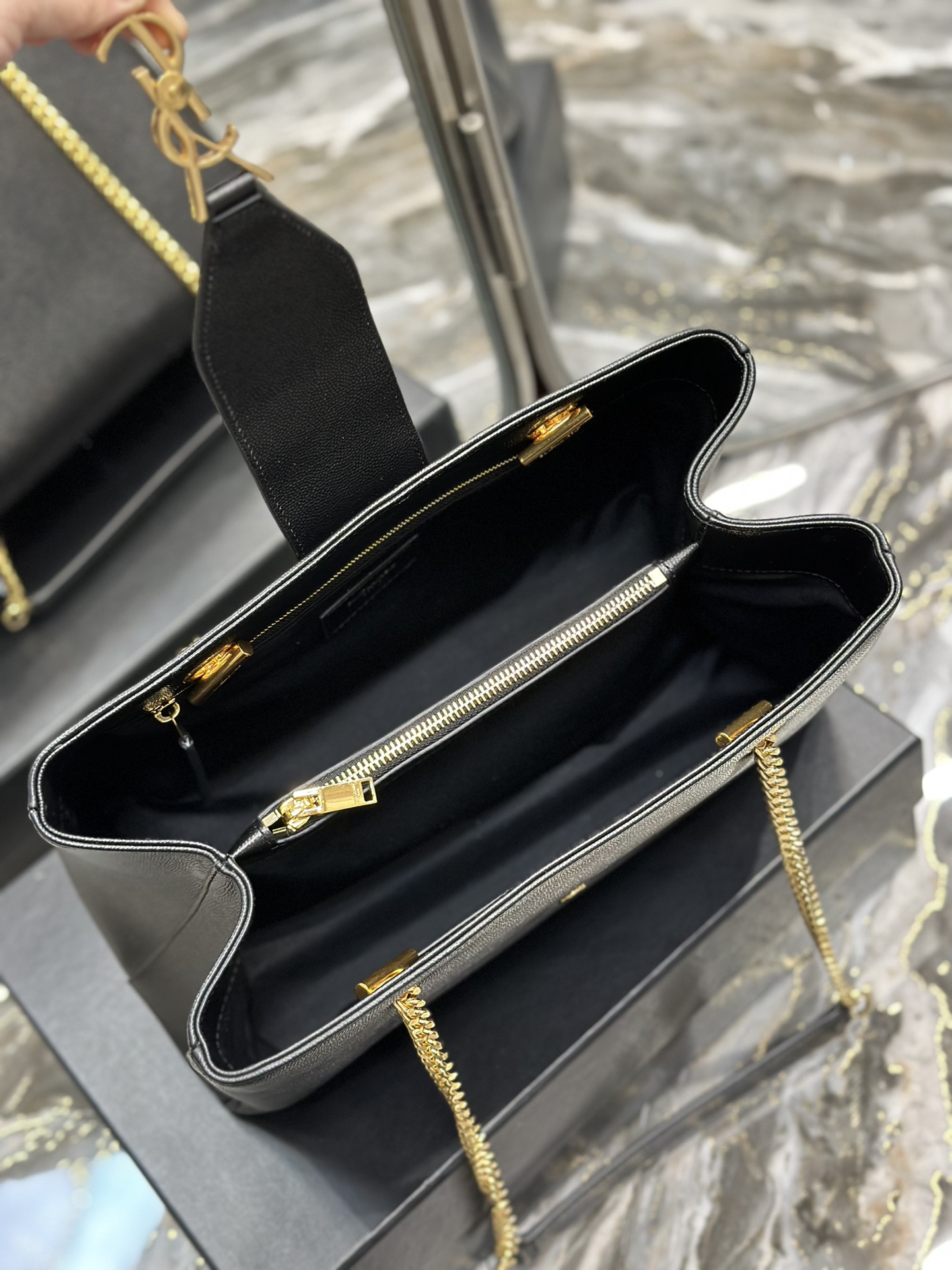 Handbags SAINT LAURENT 668900 size 33  22  15 cm - vstockx
