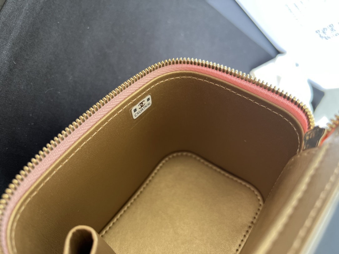Handbag Chanel AP1447 size 8.5cmx11cmx7 cm - vstockx