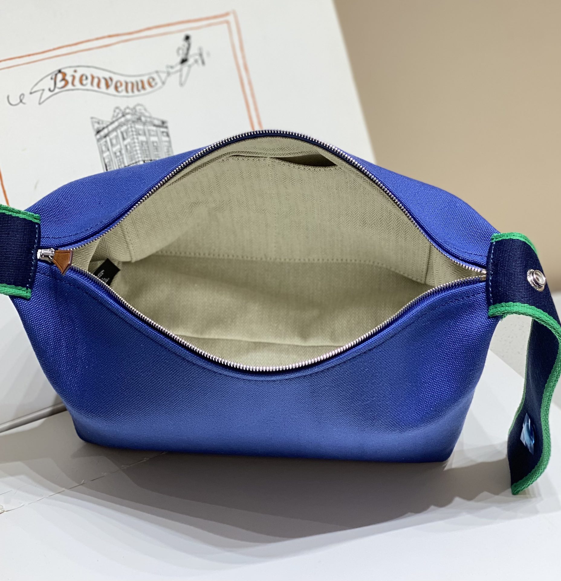 Handbags Hermes  -- size:25*21*14 cm - vstockx