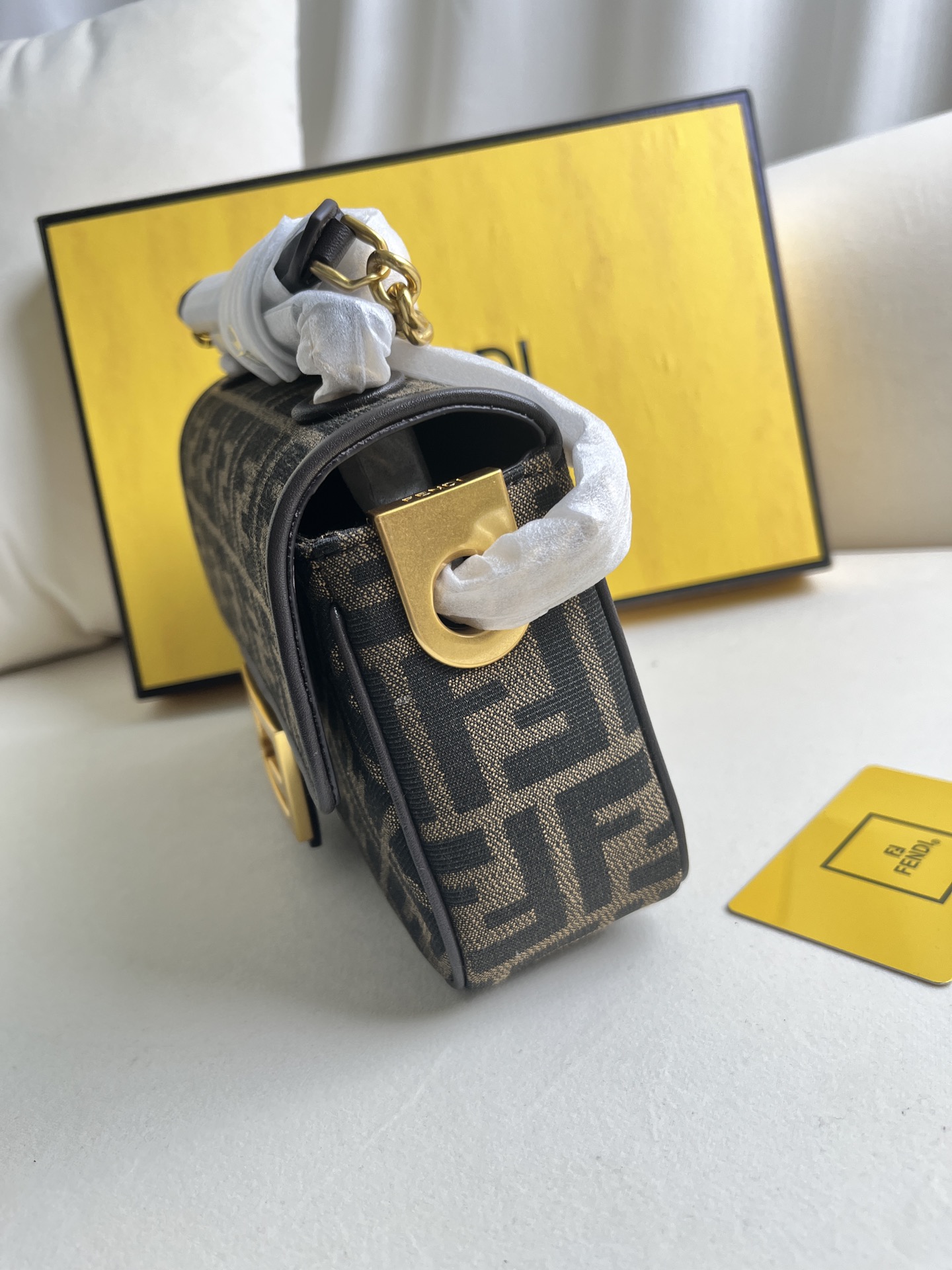 handbags FENDI 7001 size:14.5*24*7cm - vstockx