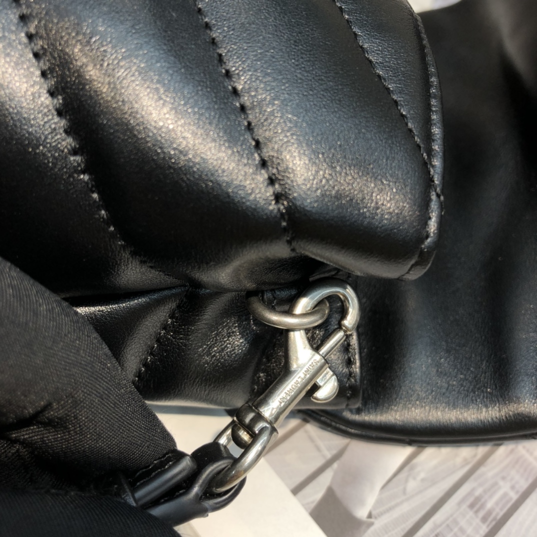 Handbags SAINT LAURENT 467072 size 20X14X7 cm - vstockx