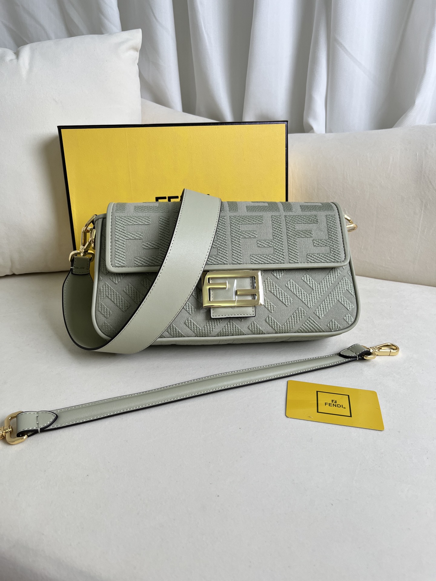 handbags FENDI 0159 size:26*5*15cm - vstockx
