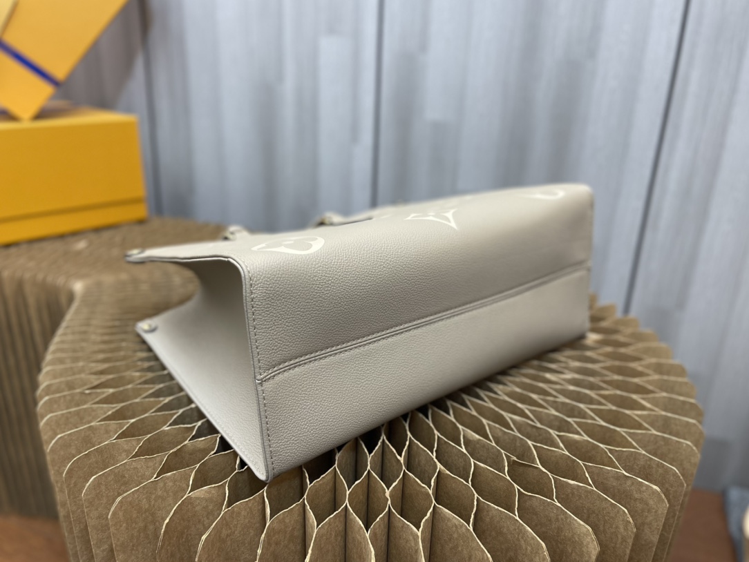 Handbag Louis Vuitton 45495 size 34x26x13 cm - vstockx