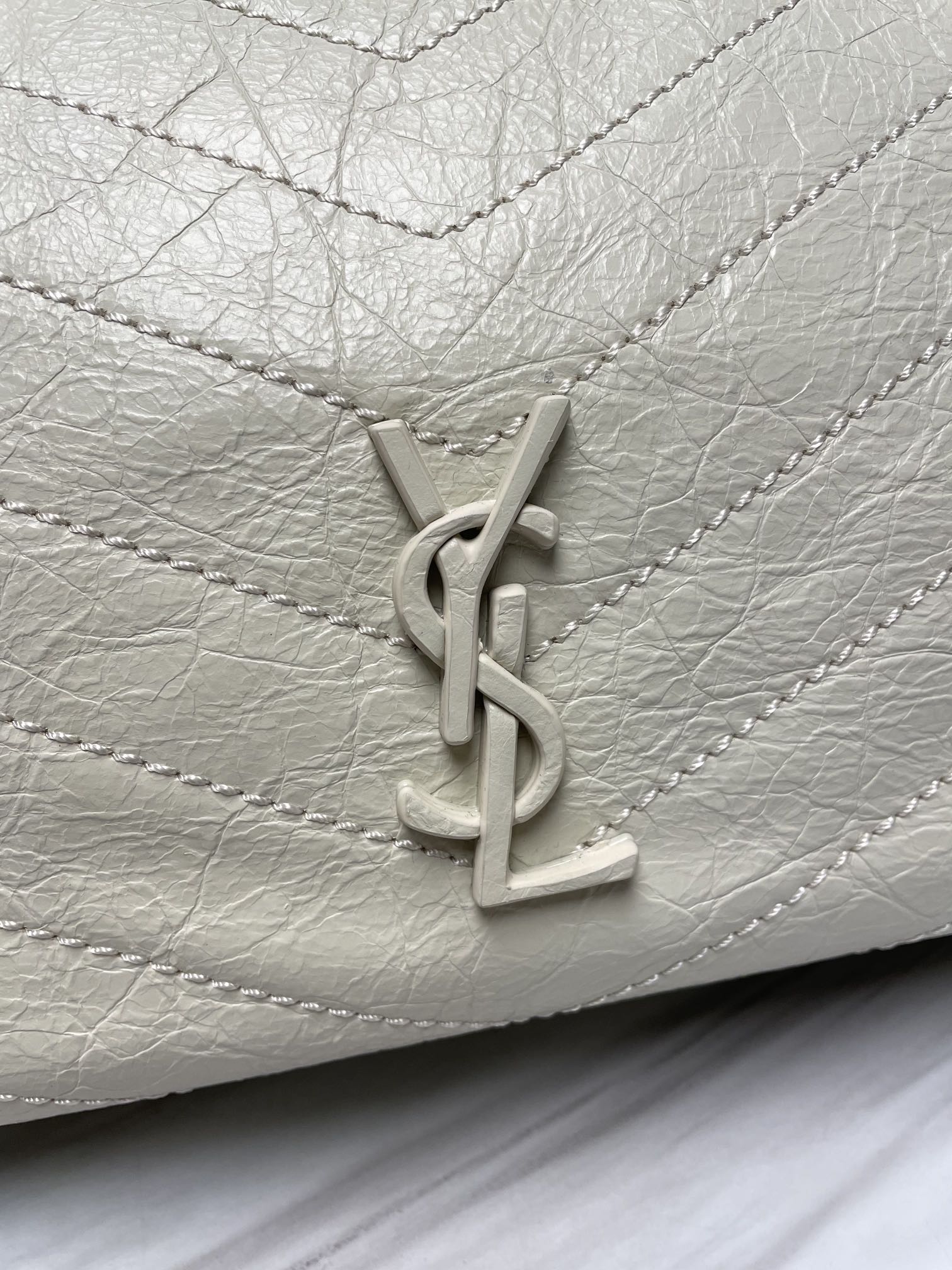 Handbags SAINT LAURENT 577999 size 33x27x11.5 cm - vstockx