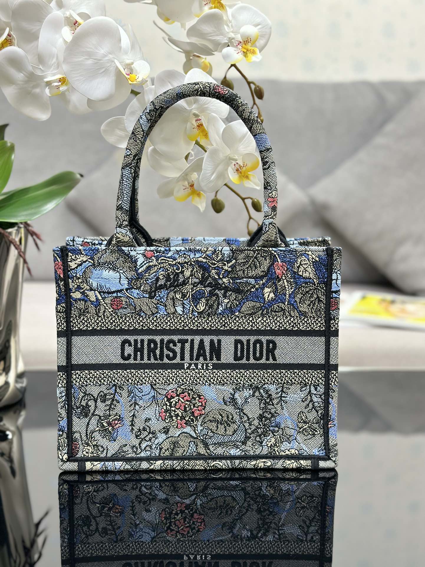 Handbag Dior M1286 size 26.5 x 21 x 14 cm - vstockx