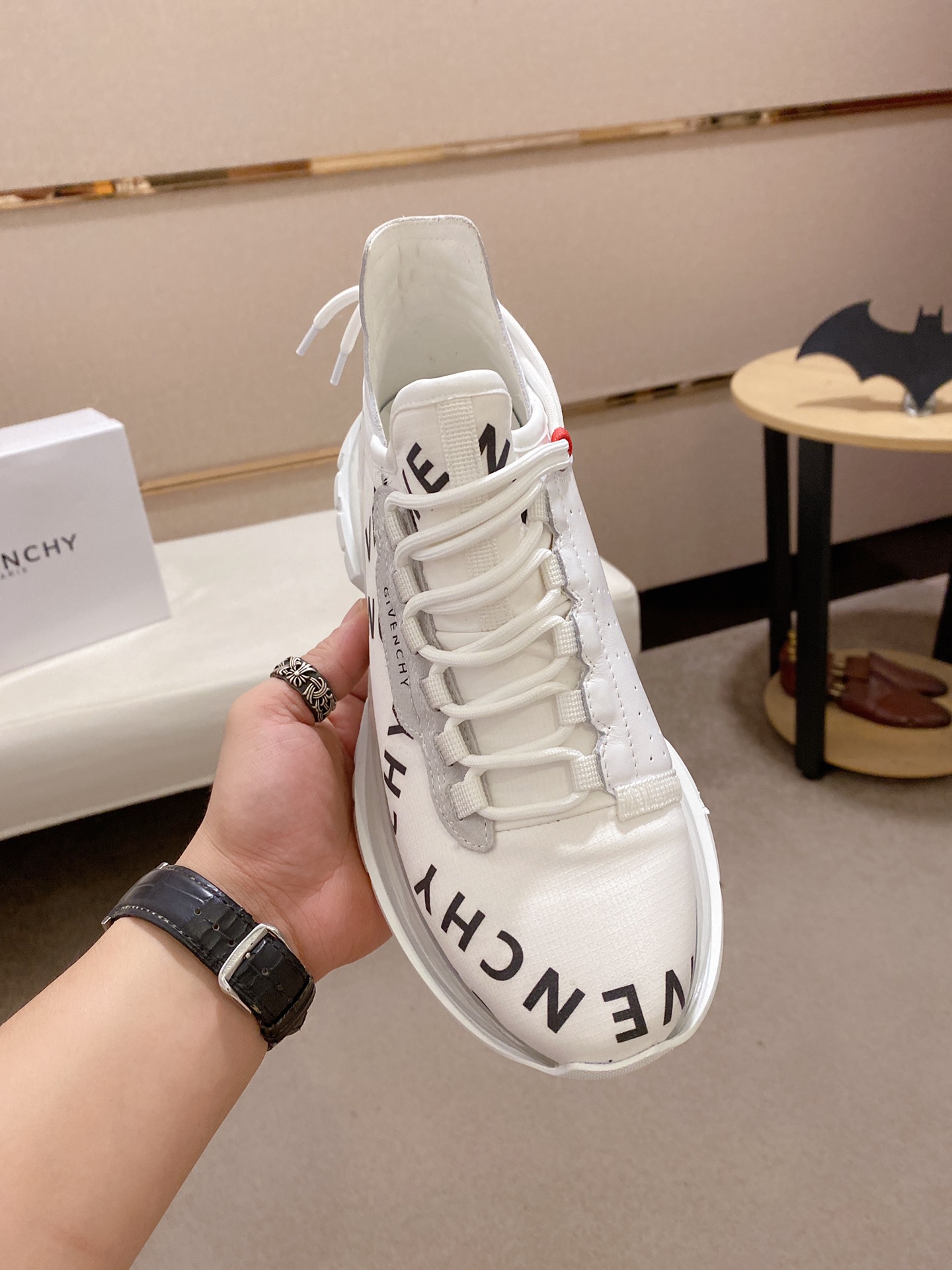 Givenchy Spectre Zip Sneakers 9 - vstockx