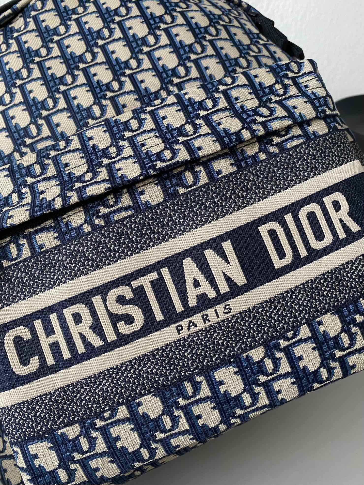 Handbags Dior   size:35  41  15 cm - vstockx