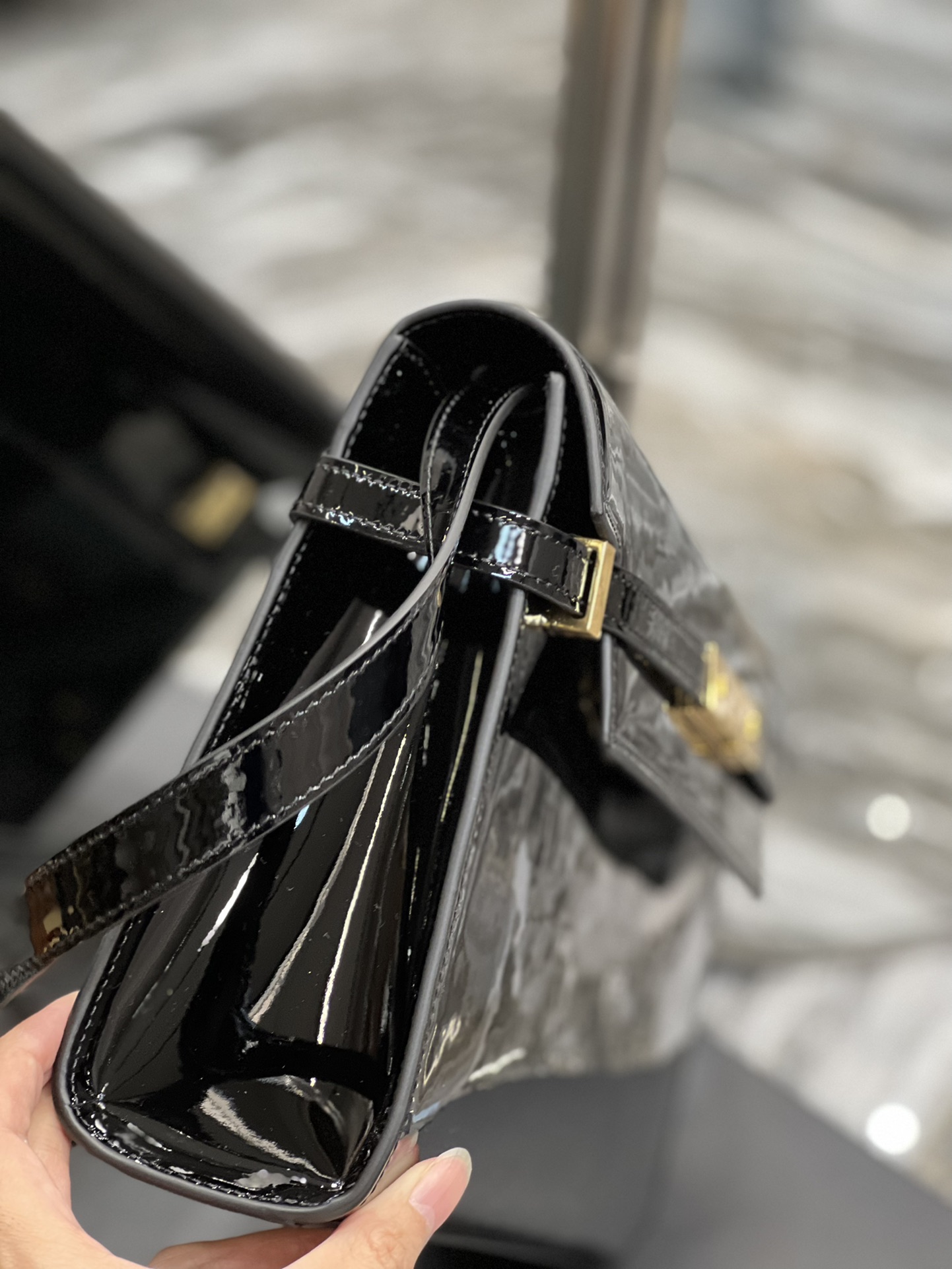 Handbags SAINT LAURENT 579271 size 29x20.5x7 cm - vstockx