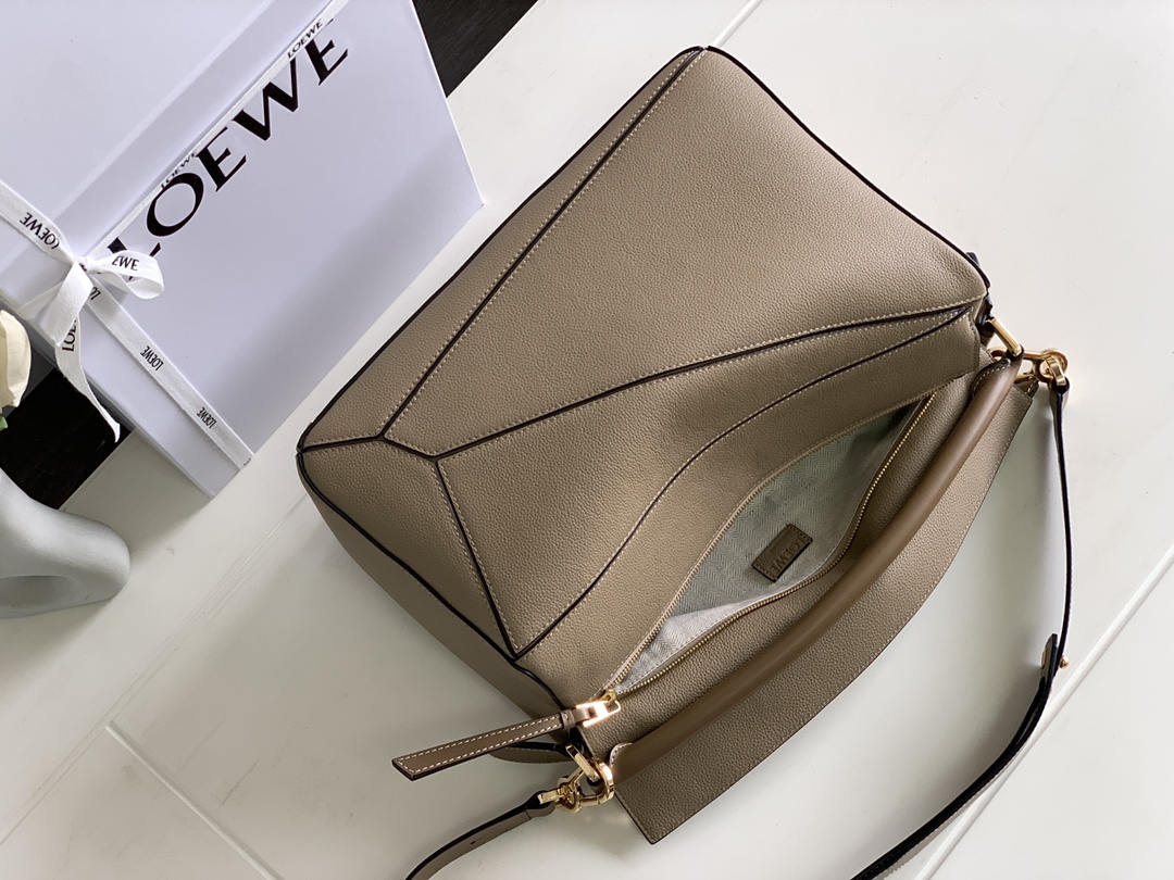 Handbags LOEWE 10170 size:35*17*24 cm - vstockx