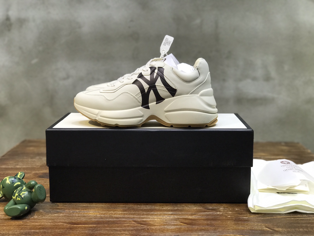 Gucci Rhyton sneaker 42 - vstockx