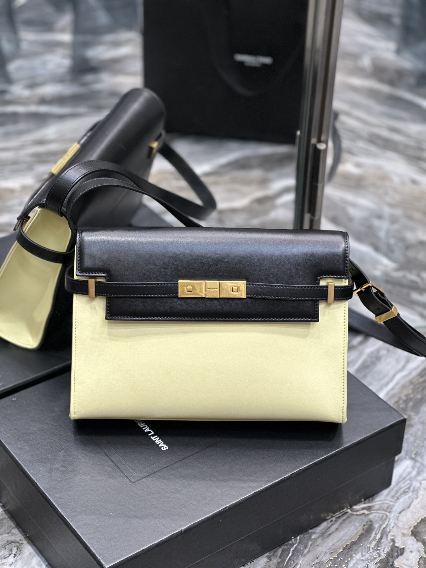 Handbags SAINT LAURENT 675626 size 24x17.5x6 cm - vstockx