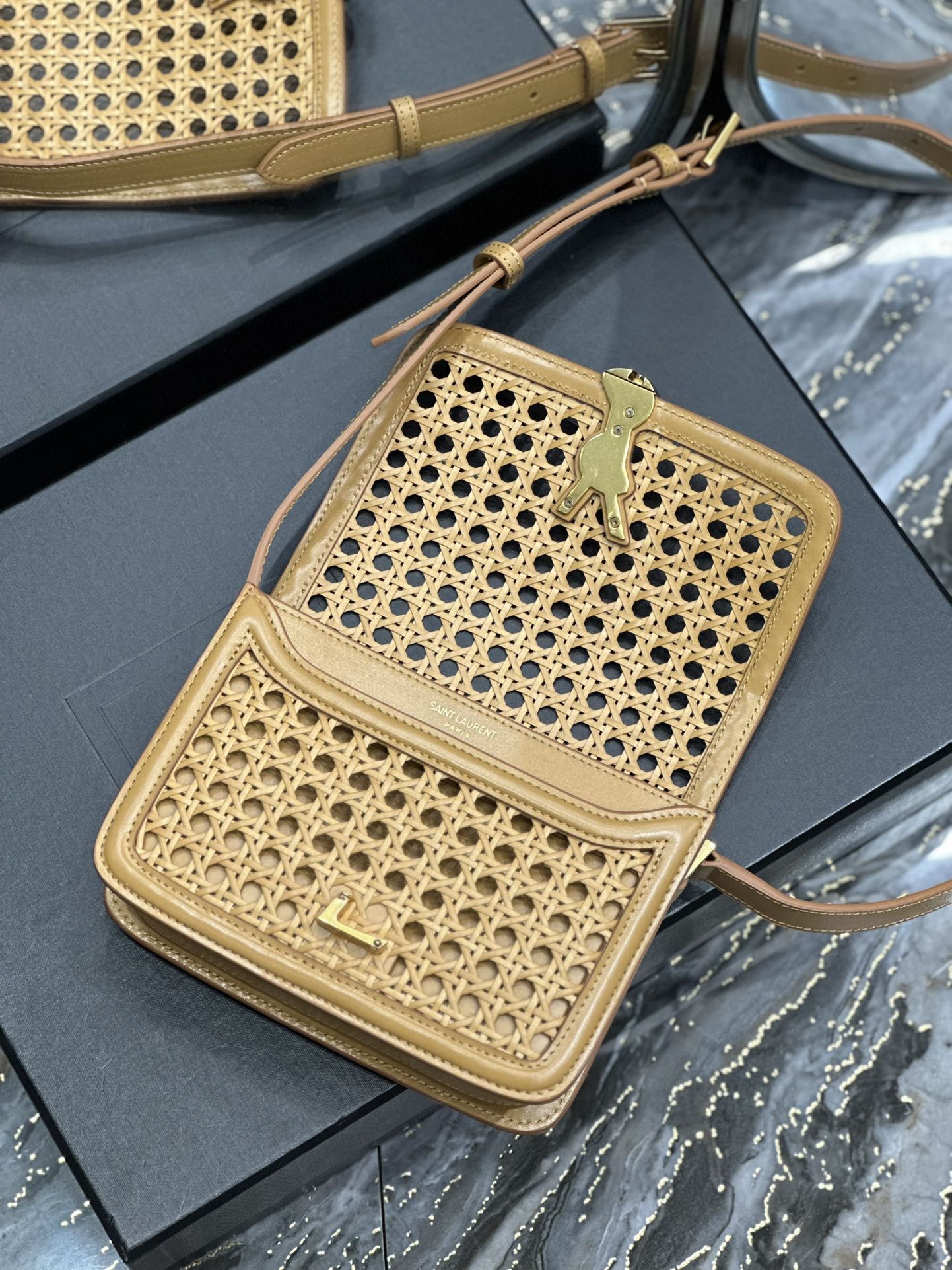 Handbags SAINT LAURENT 634306 size 19  13  5 cm - vstockx