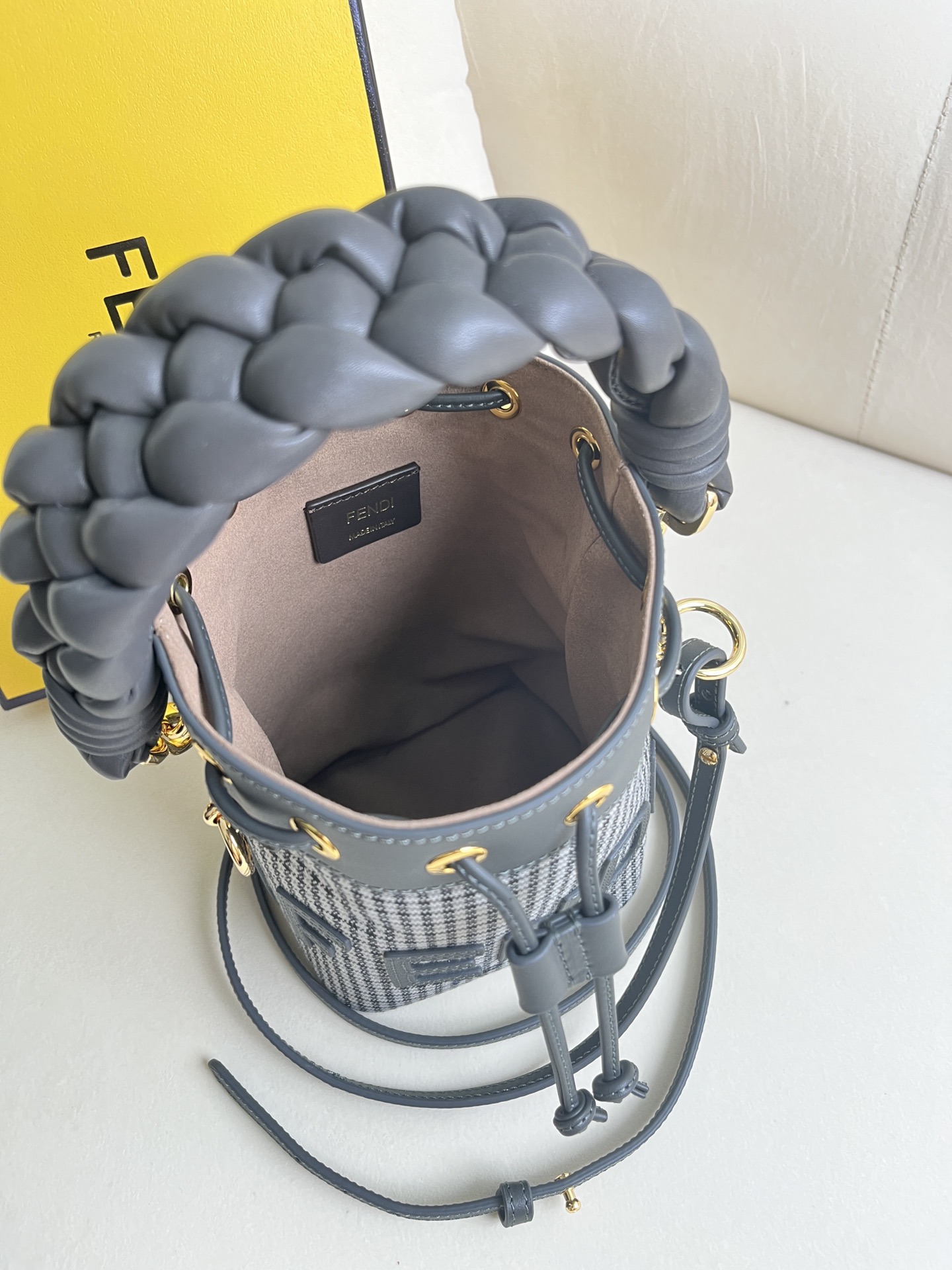 handbags FENDI 038 size:12*18*10cm - vstockx