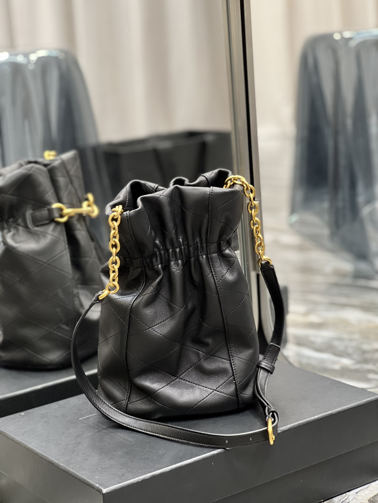 Handbags SAINT LAURENT 686310 size 19  27  12 cm - vstockx