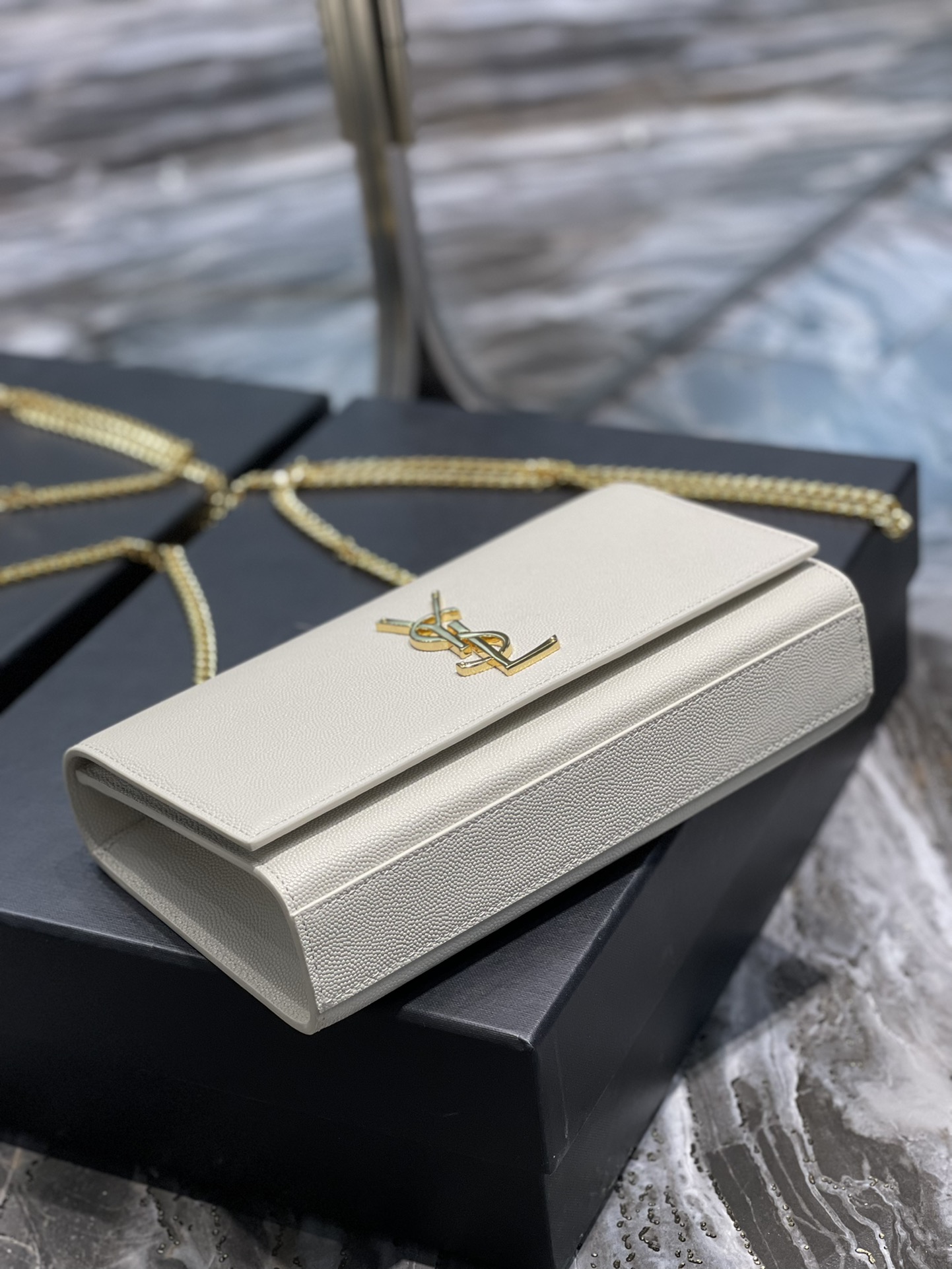 Handbags SAINT LAURENT 364021 size 24x14.5x5 cm - vstockx