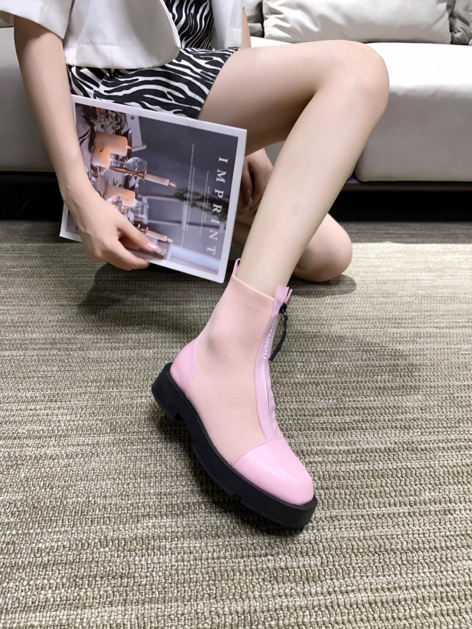 Givenchy Boots 17 - vstockx