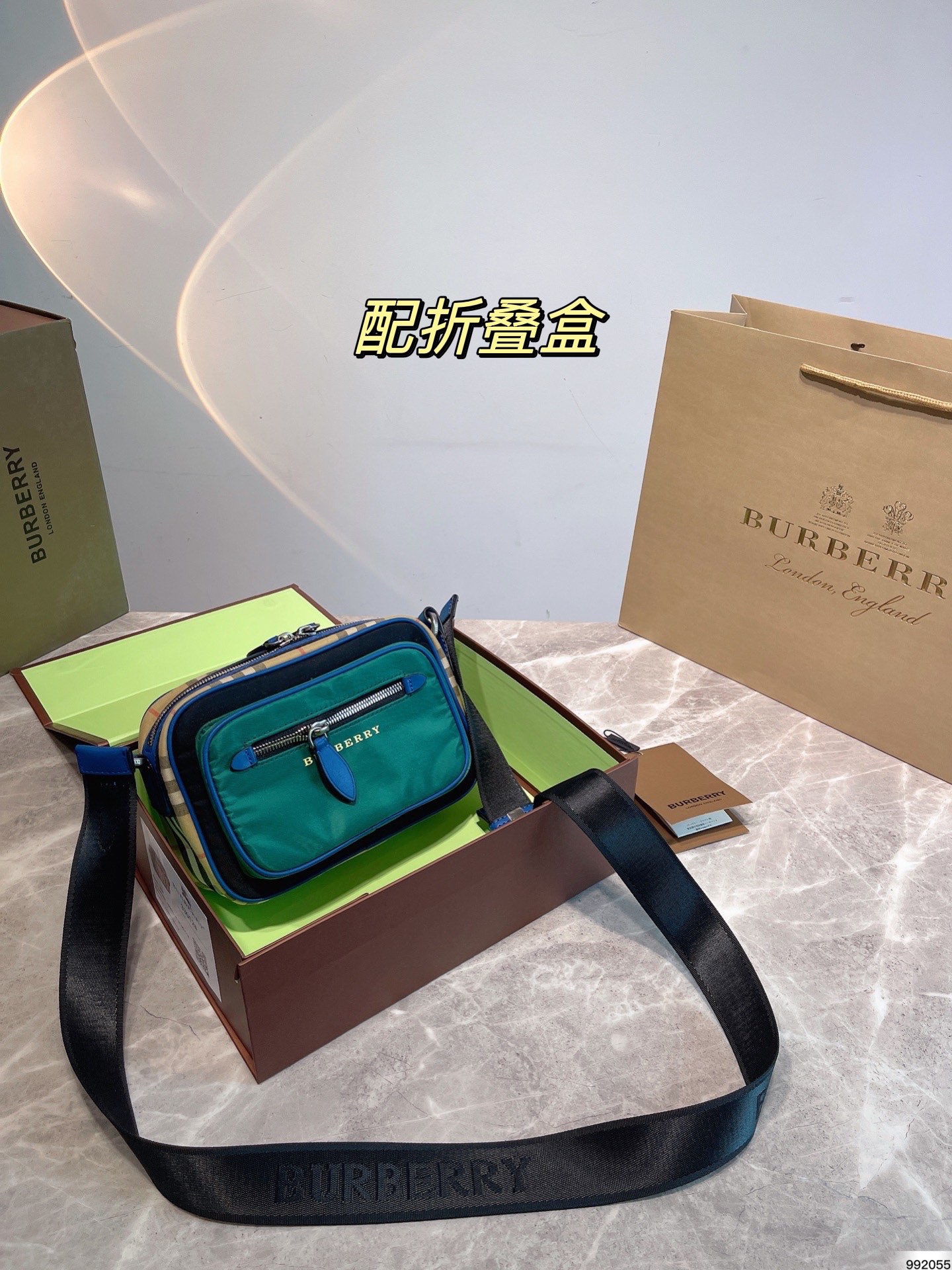 Burberry   ͱ      ෲͬ               ճ     21cm X14cm - vstockx