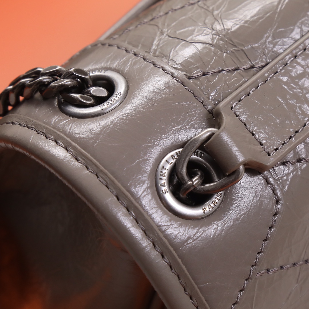 Handbags SAINT LAURENT 533037 size 22x16.5x12 cm - vstockx