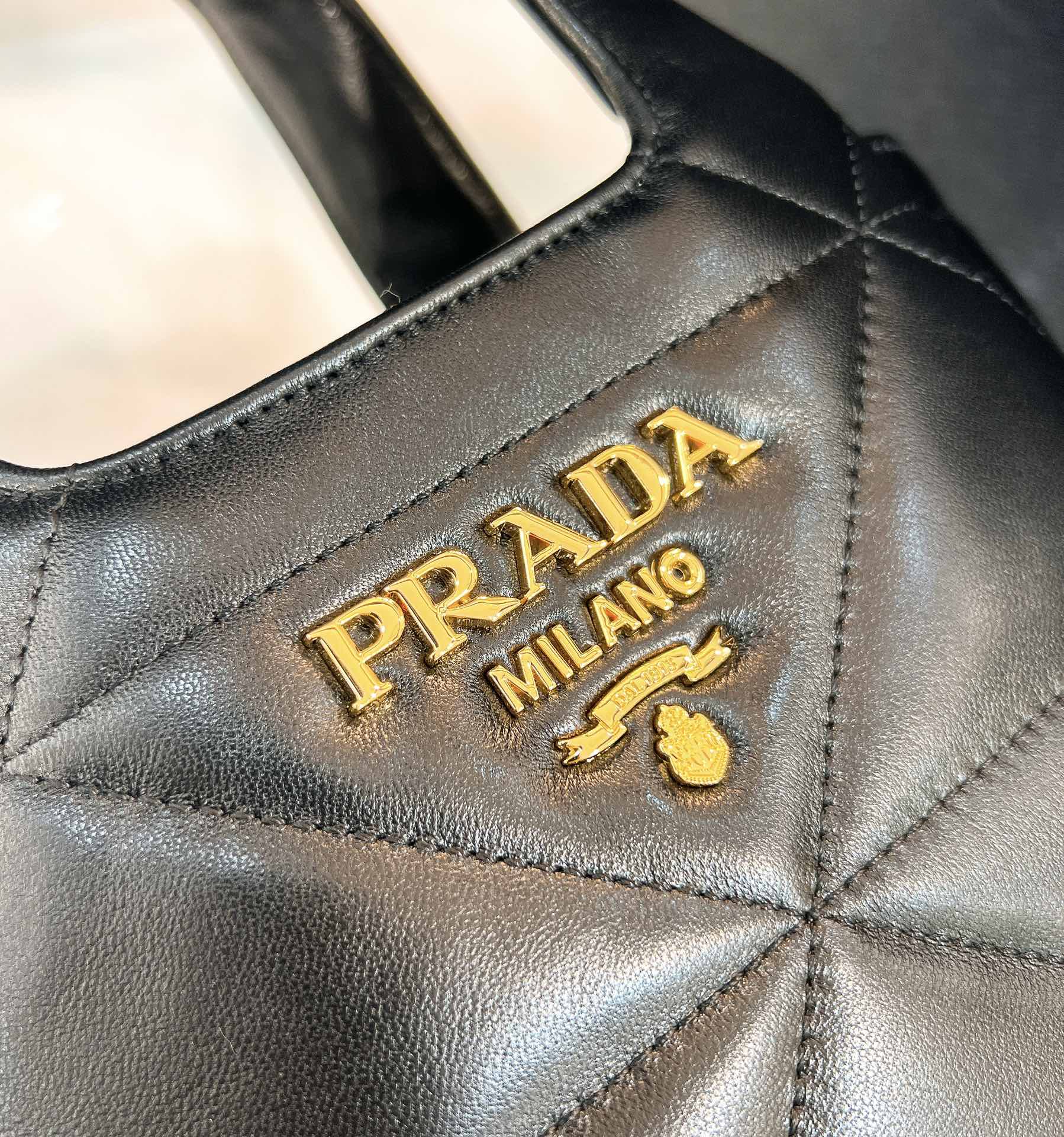 handbags prada 1BG451 19*17*10 - vstockx