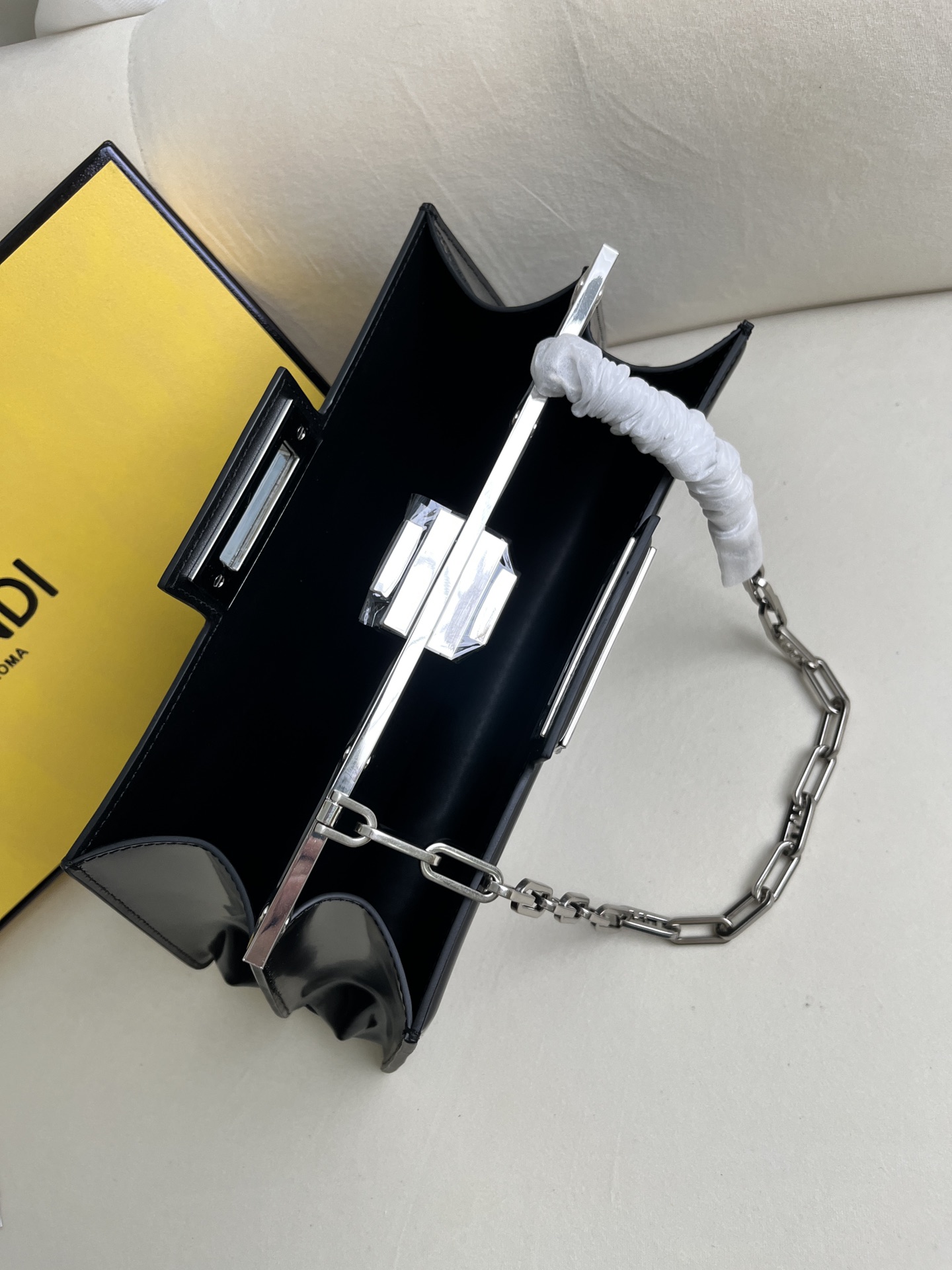 handbags FENDI 1011 size:34*18.5*11cm - vstockx