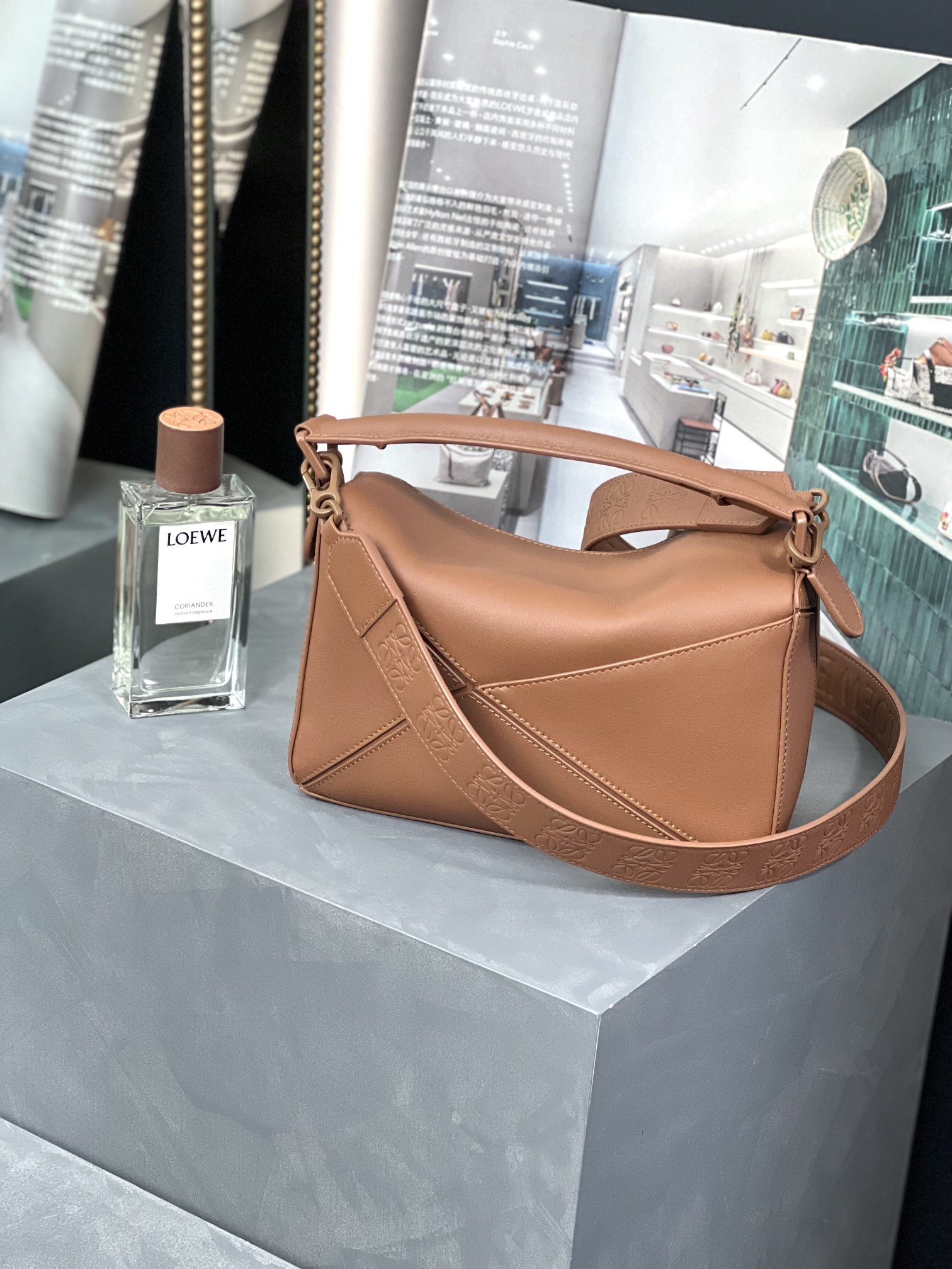 Handbags LOEWE  size:24-16.5-10.5 cm - vstockx