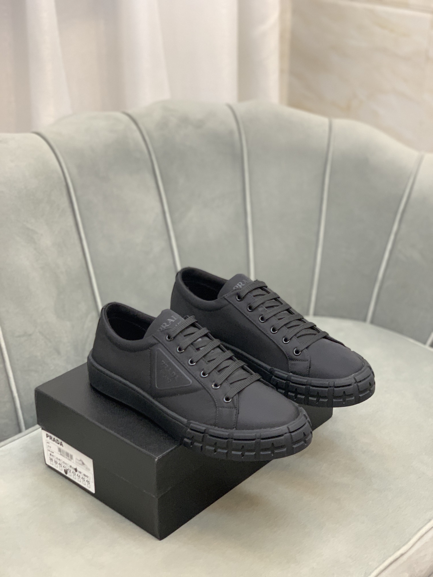 Prada Wheel Cassetta sneaker 6 - vstockx