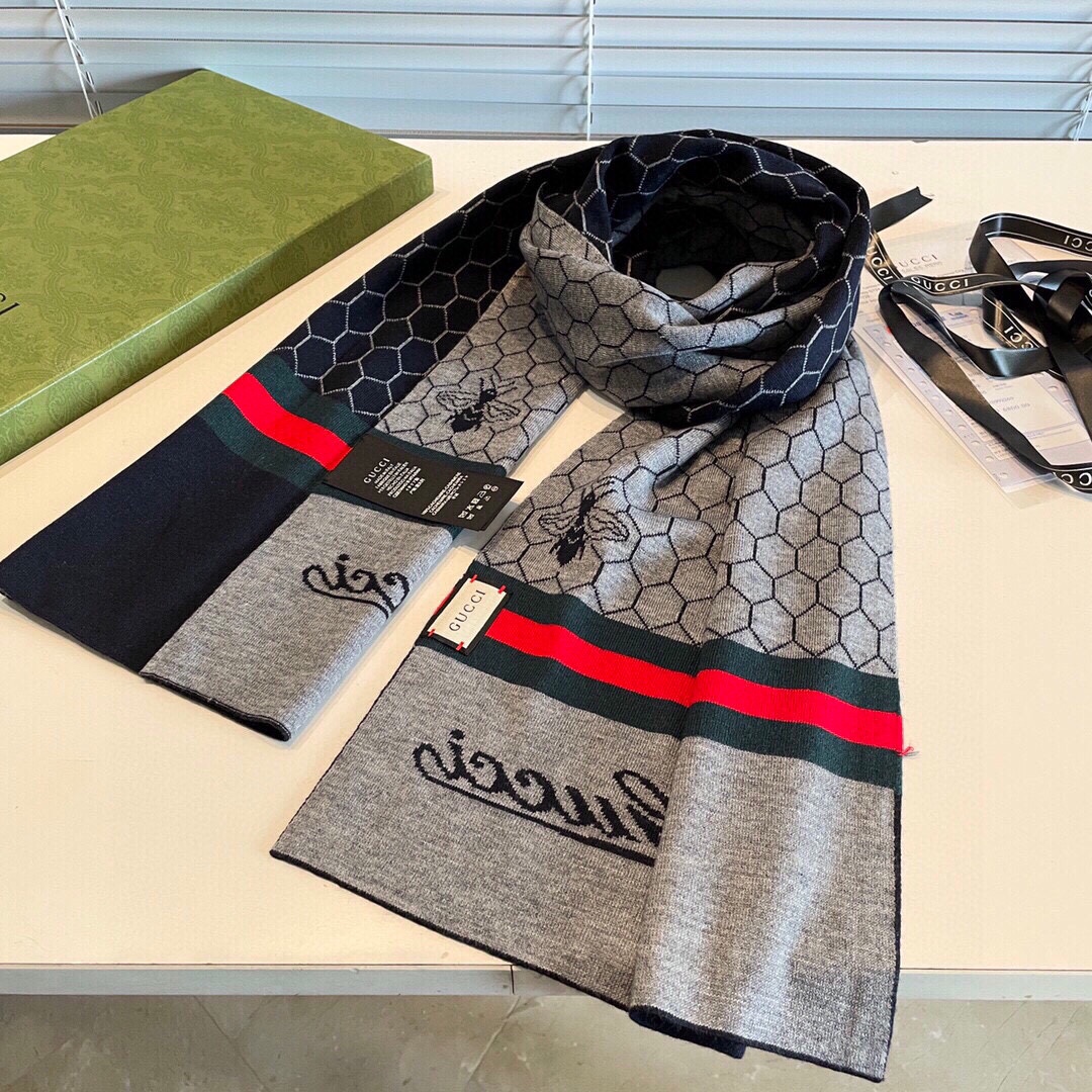 Streetwear Scarf GUCCI 329069 size:32*180cm - vstockx