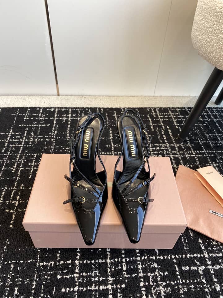 Miu Miu Patent leather slingbacks with buckles Black - vstockx
