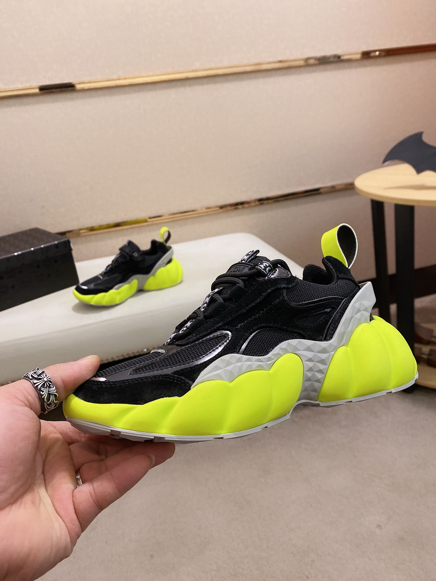 MCM Low Top Logo Lace-up Sneakers 6 - vstockx