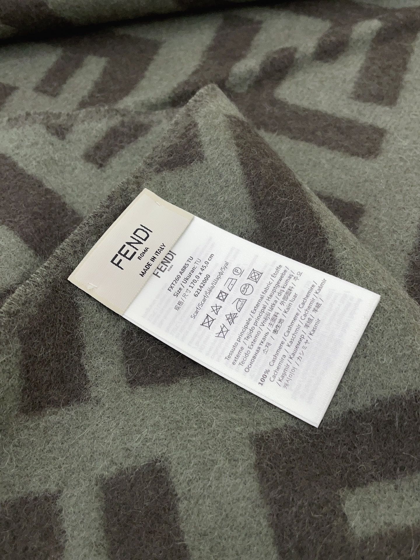 Streetwear Hat Fendi 328872 - vstockx