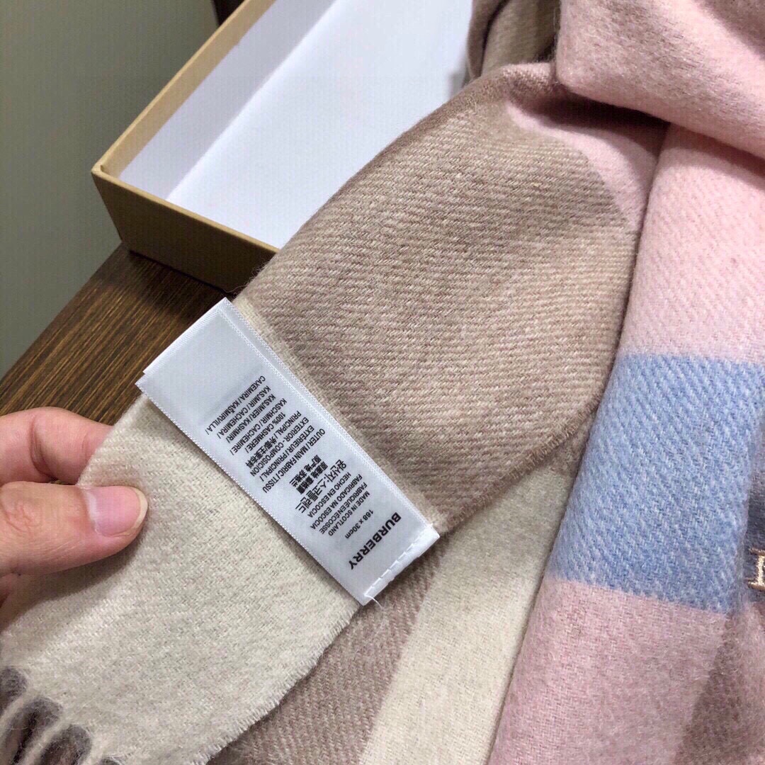 Streetwear Scarf Burberry 329073 size:180*35cm - vstockx