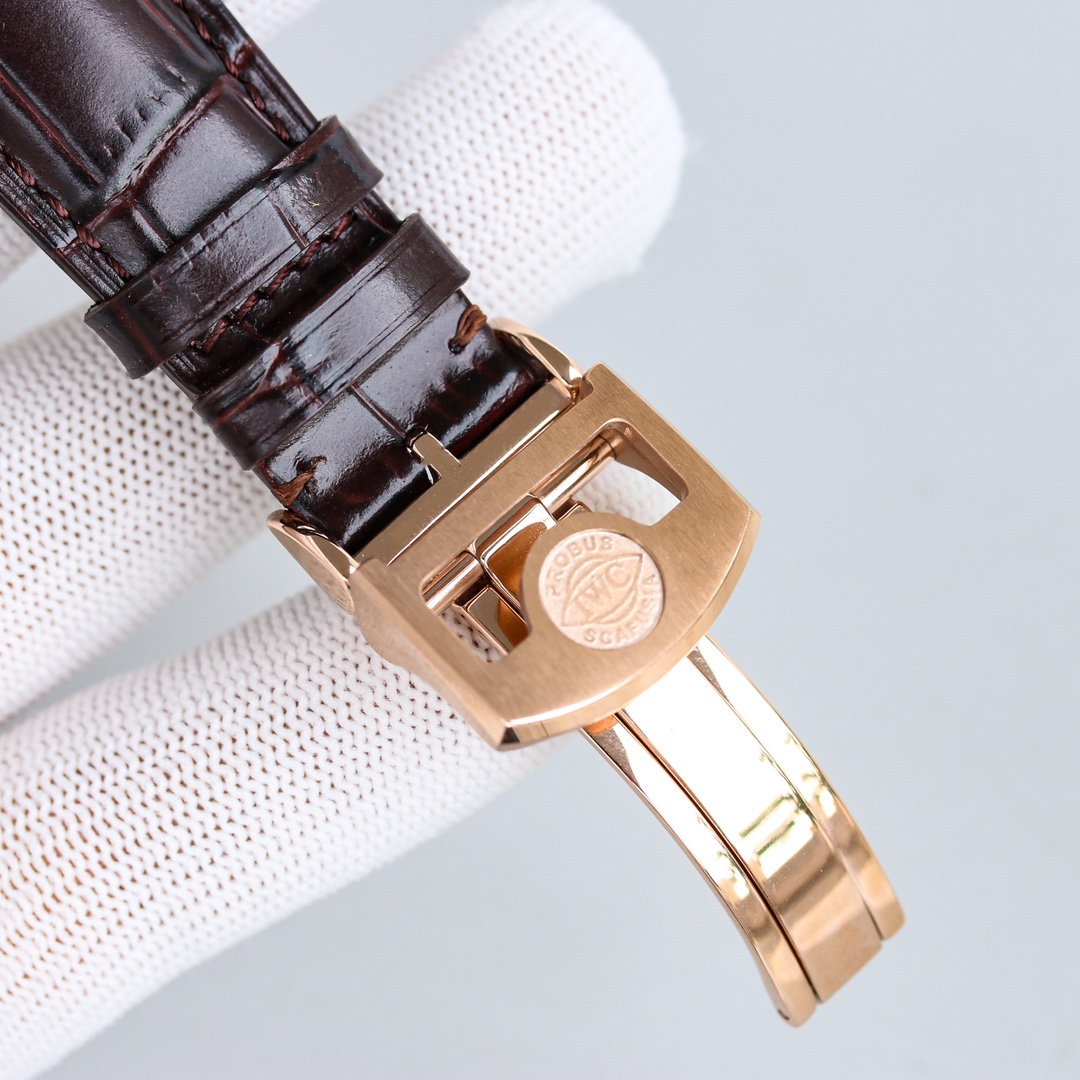 Watches IWS 323015 size:42 mm - vstockx