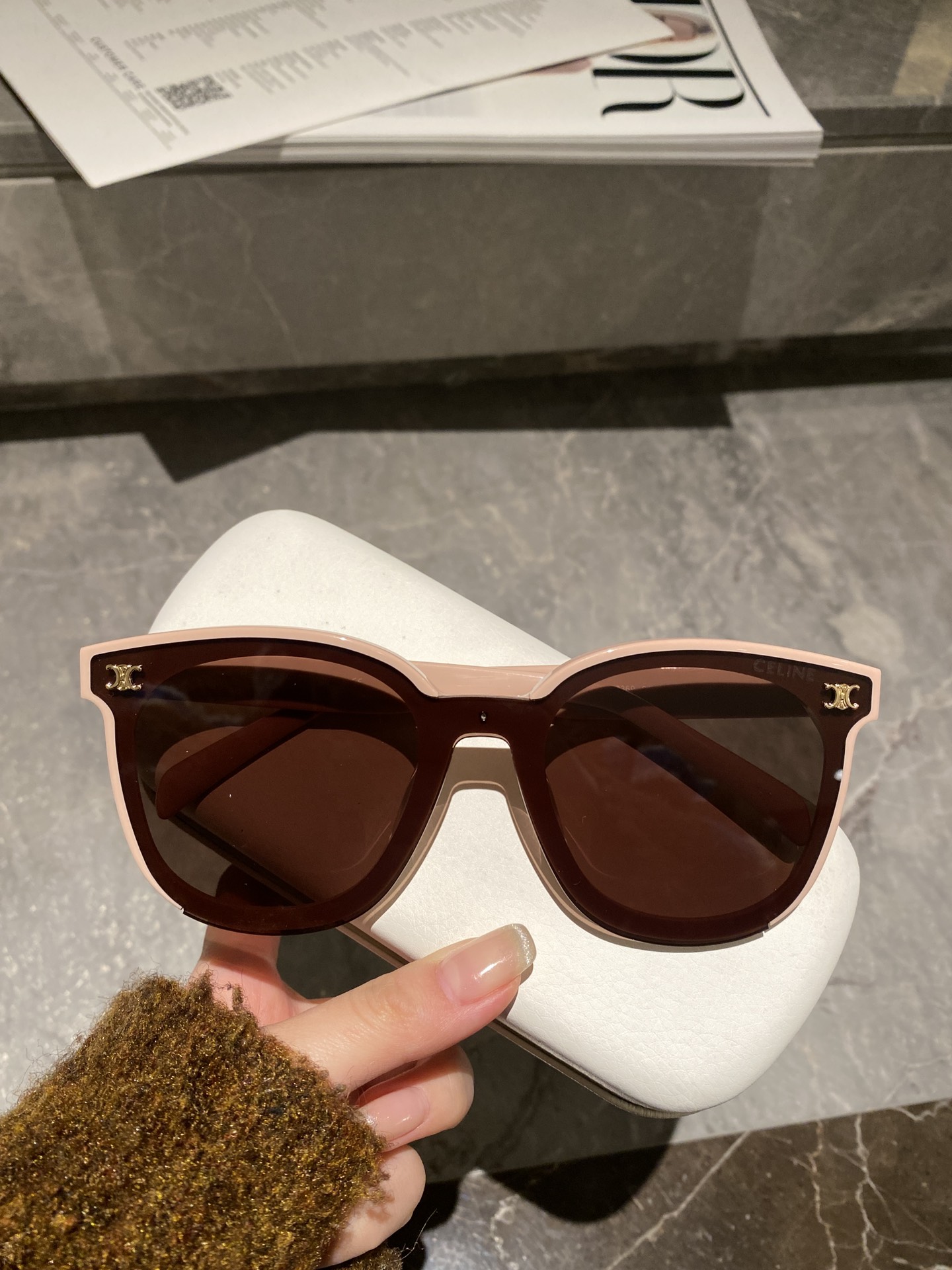 Sunglasses Celine CL40369 SIZE:57 19-145 - vstockx