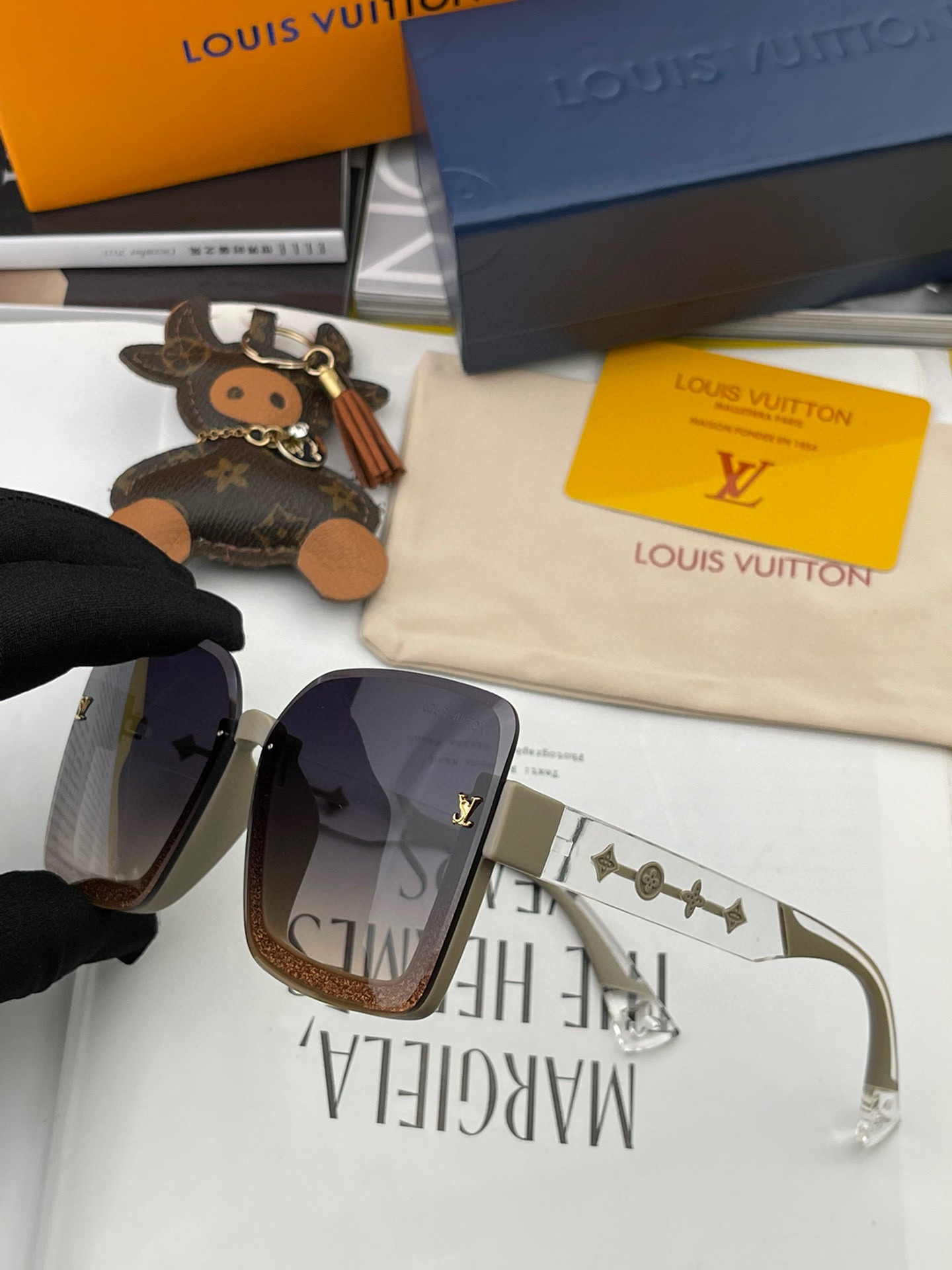 Sunglasses Louis Vuitton L5221 - vstockx