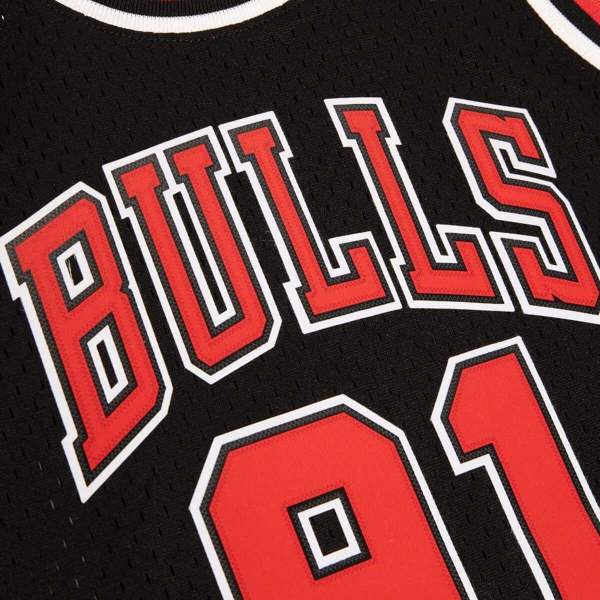 Women's Swingman Dennis Rodman Chicago Bulls 1997-98 Jersey - vstockx