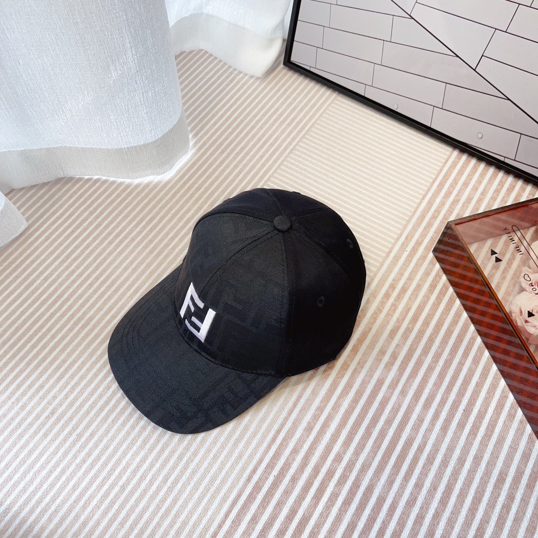 Streetwear Hat Fendi 328926 - vstockx