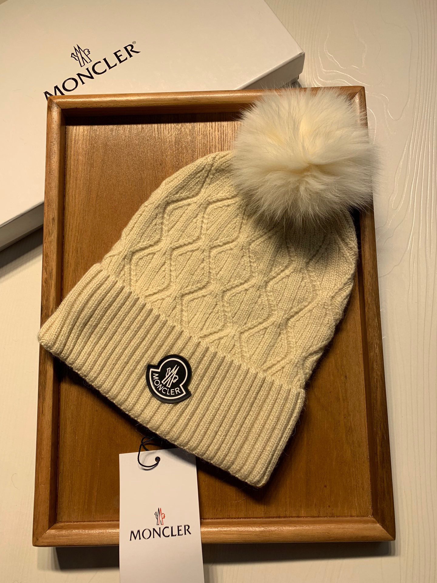 Hat Moncler 4 - vstockx