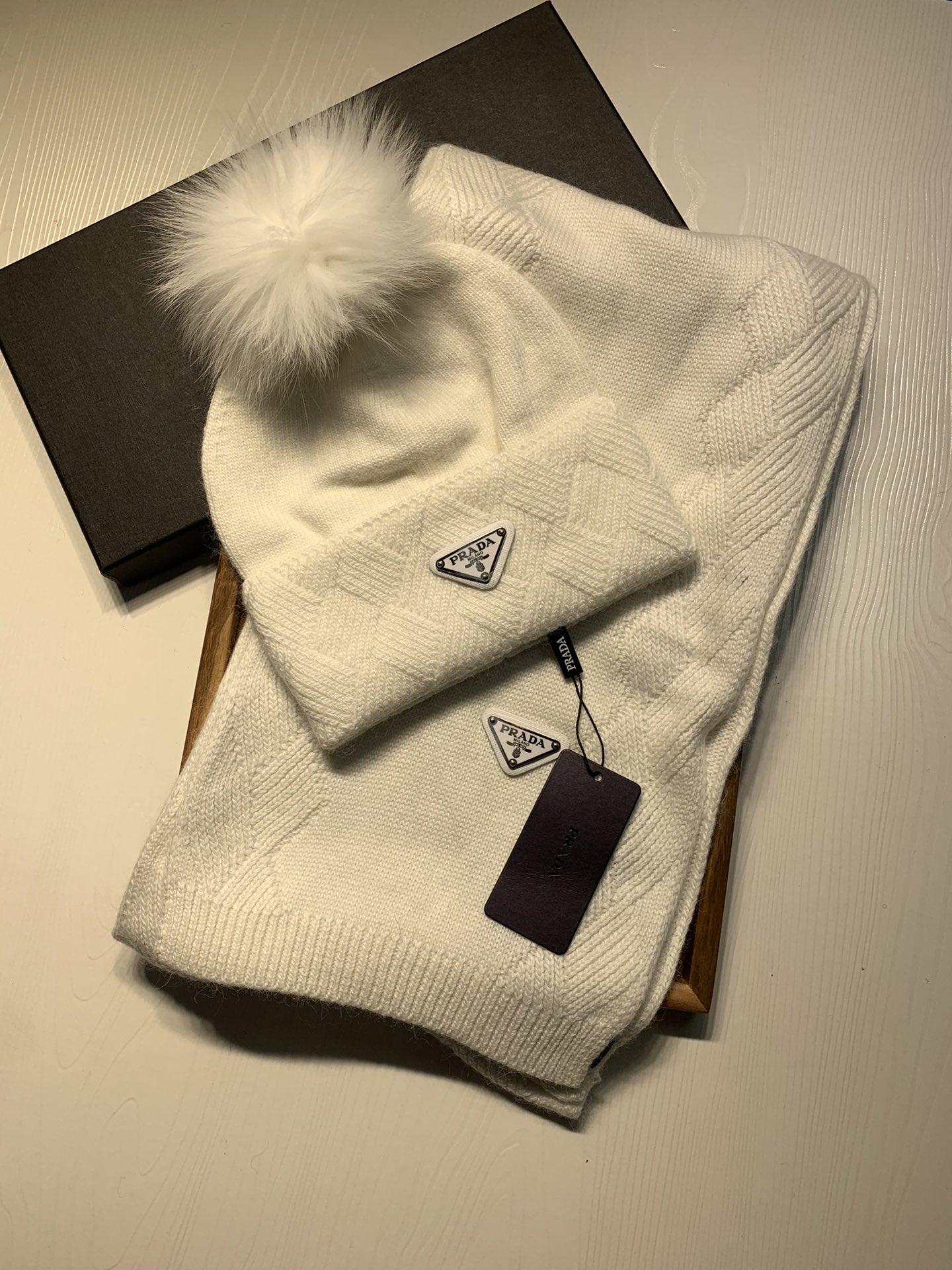 Hat & Scarf Prada 2 - vstockx