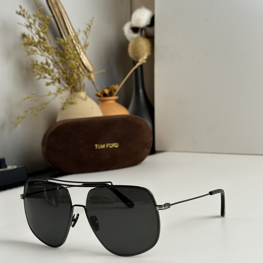 Sunglasses tom ford FT0927��SIZE: 61 ��14 -140 - vstockx